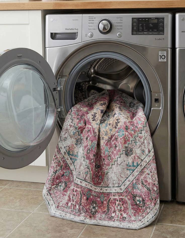 Detail image of 5' x 5'  Washable Yara Octagon Rug