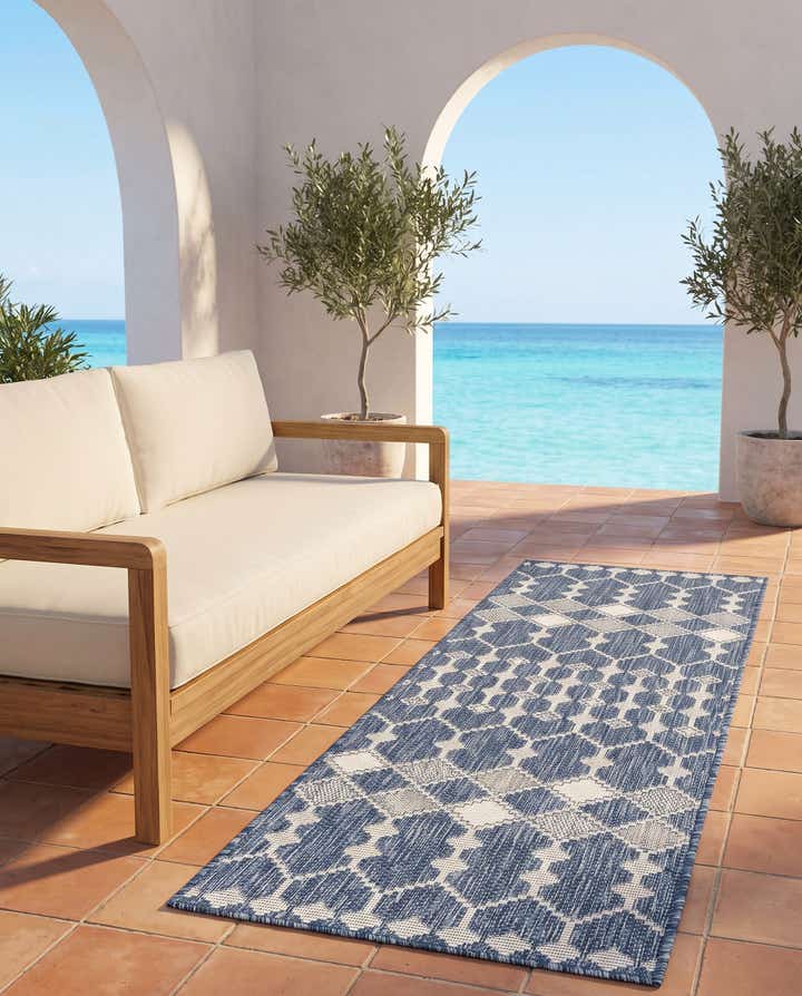 2' x 6' Easy-Clean Trellis Indoor / Outdoor Runner Rug
