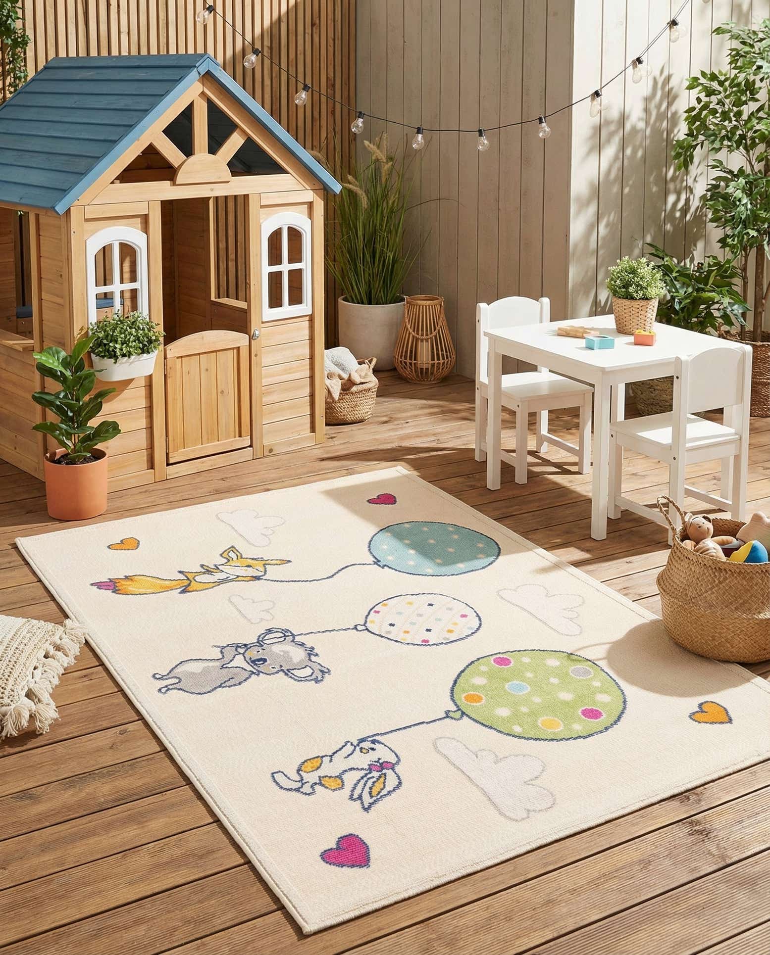 5' 3 x 7' 7 Easy-Clean Indoor / Outdoor Rug