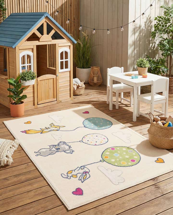 5' 3 x 7' 7 Easy-Clean Indoor / Outdoor Rug