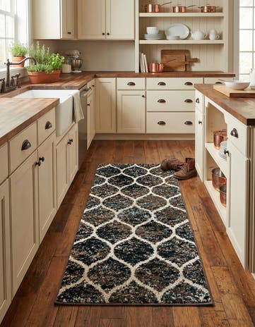 2' x 4' Lattice Frieze Runner Rug