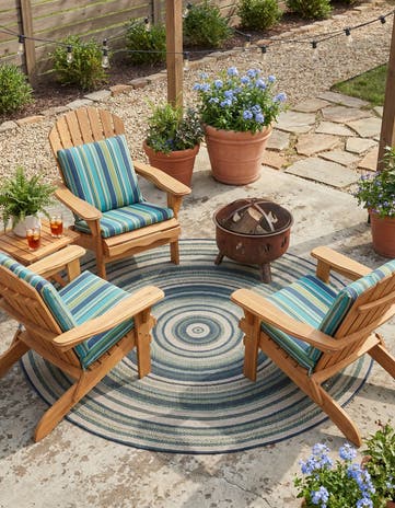7' x 7' Easy-Clean Baja Indoor / Outdoor Round Rug