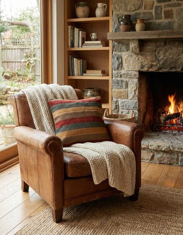 2' 5 x 2' 5 Hand Woven Pillow Wool Square Rug