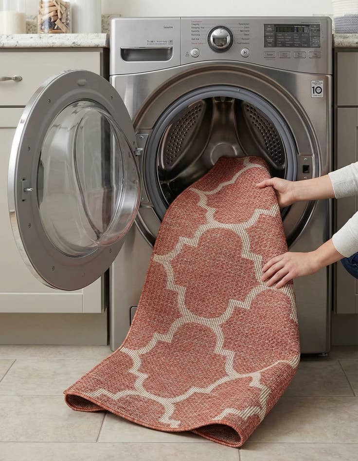 Detail image of 2' 7 x 4'  Washable Trellis Indoor / Outdoor Hearth Rug