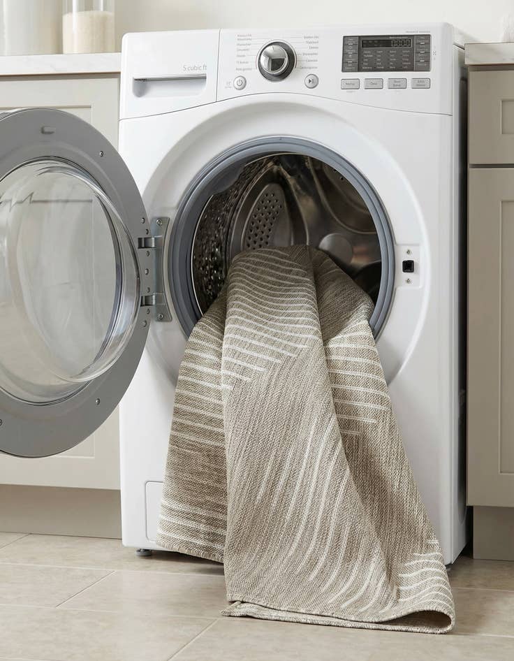 Detail image of 5' 3 x 8'  Washable Modern Indoor / Outdoor Rug