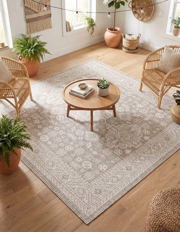 7' 10 x 7' 10 Easy-Clean Aztec Indoor / Outdoor Square Rug