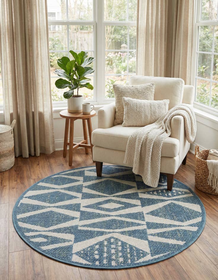 Detail image of  4' 1 x 4' 1  Washable Baja Indoor / Outdoor Round Rug