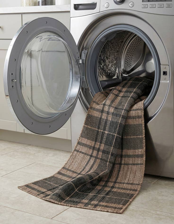 Detail image of  2' x 8'  Washable Checkered Indoor / Outdoor Runner Rug