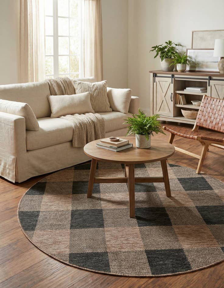 Detail image of 6' x 6' Easy-Clean Checkered Indoor / Outdoor Round Rug