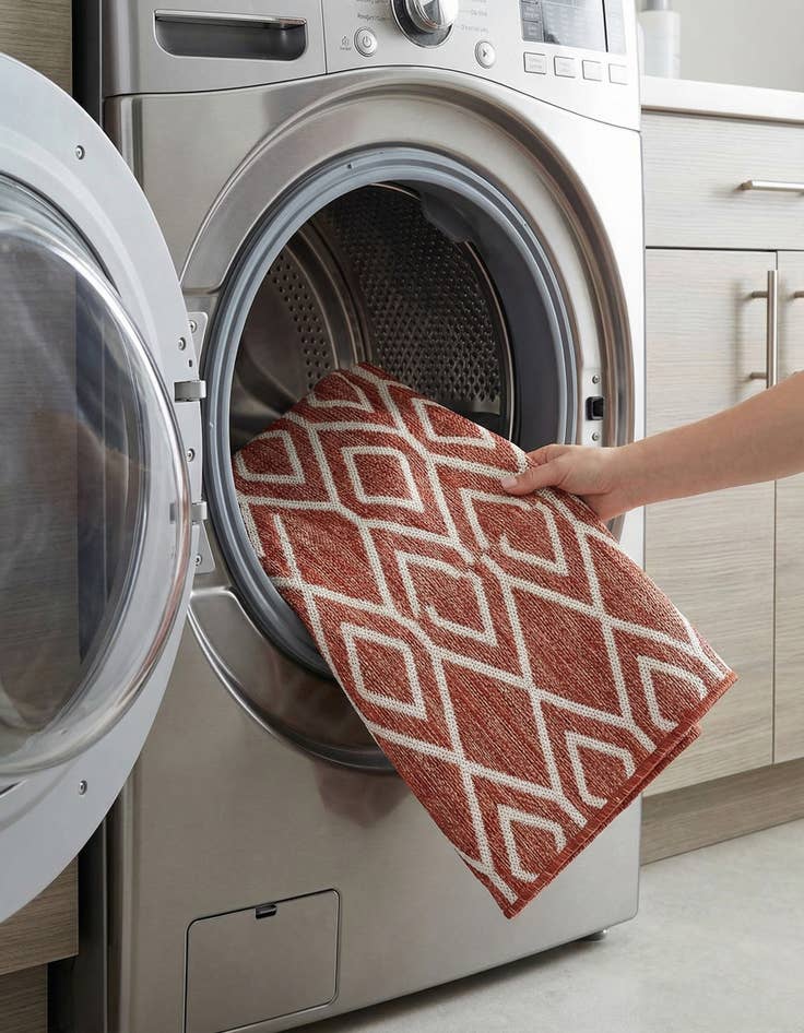 Detail image of 1' 4 x 1' 4  Washable Jill Zarin Turks and Caicos Indoor / Outdoor Sample Rug