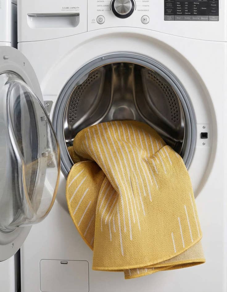 Detail image of  3' x 3'  Washable Modern Indoor / Outdoor Round Rug