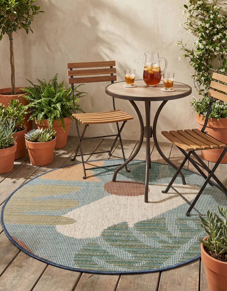 Detail image of 3' 3 x 3' 3  Washable Baja Indoor / Outdoor Round Rug