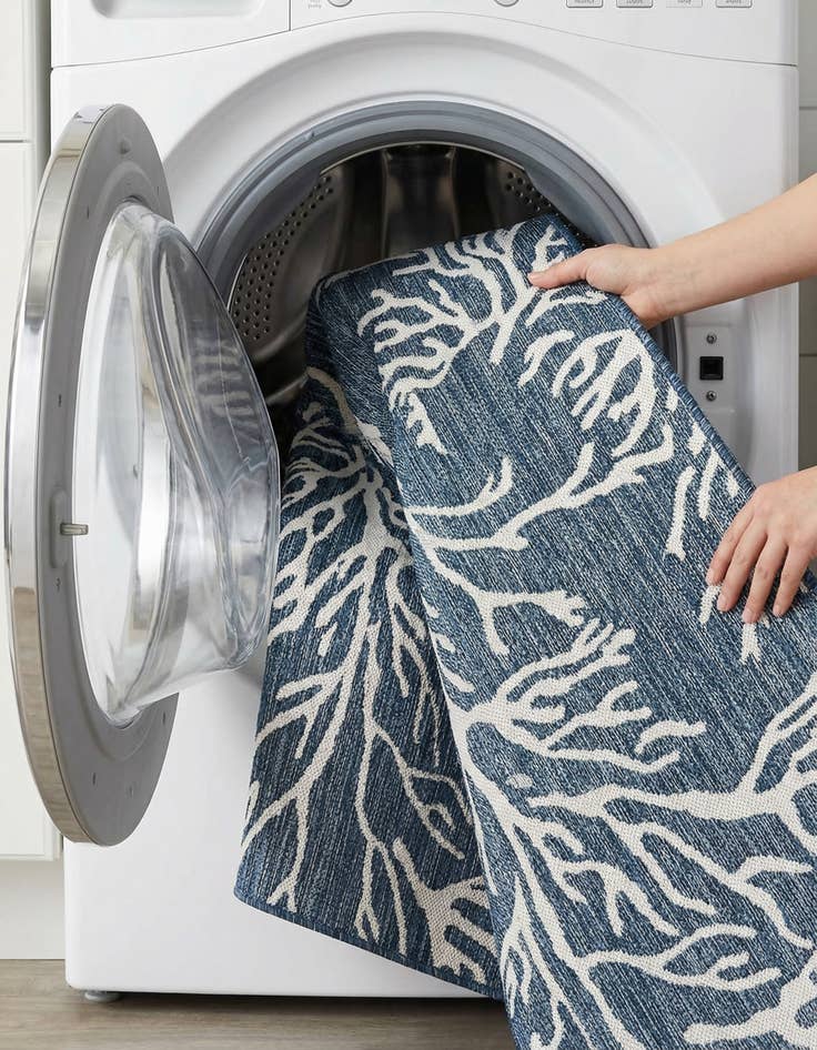 Detail image of  7' 10 x 7' 10  Washable Coastal Indoor / Outdoor Square Rug