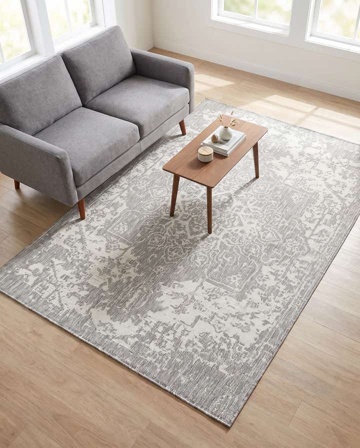 5' 3 x 8' Easy-Clean Jill Zarin Dubai Indoor / Outdoor Rug