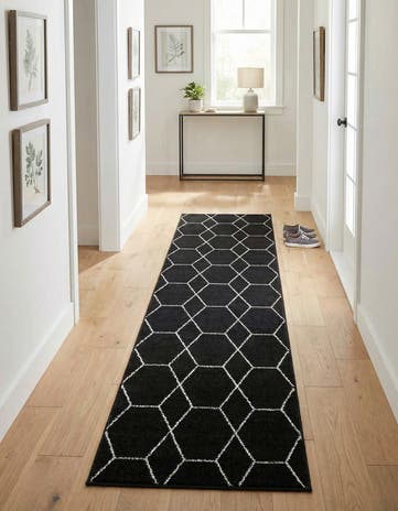 2' 7 x 12' Lattice Frieze Runner Rug
