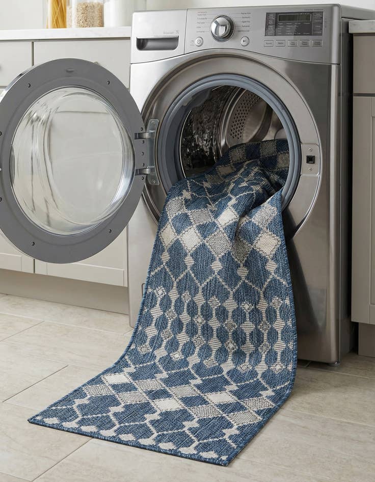 Detail image of  2' x 8'  Washable Lattice Indoor / Outdoor Runner Rug