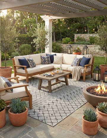 10' 8 x 10' 8 Easy-Clean Lattice Indoor / Outdoor Square Rug