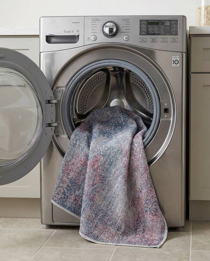 Detail image of 4' x 6' Washable Sisu Rug