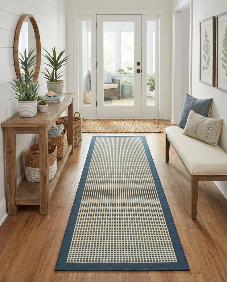 Detail image of 2' 7 x 10' Easy-Clean Border Indoor / Outdoor Runner Rug