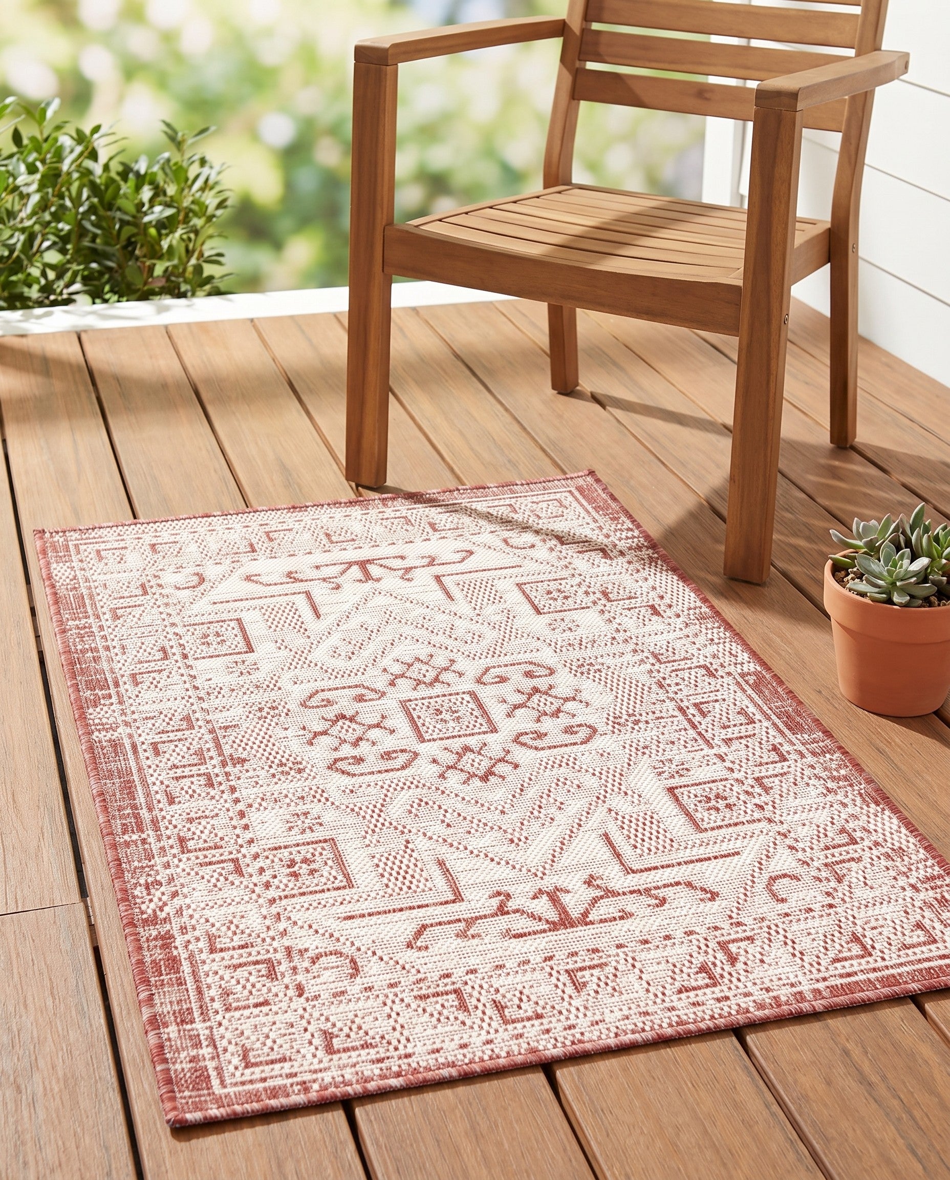 2' x 3' Easy-Clean Aztec Indoor / Outdoor Rug