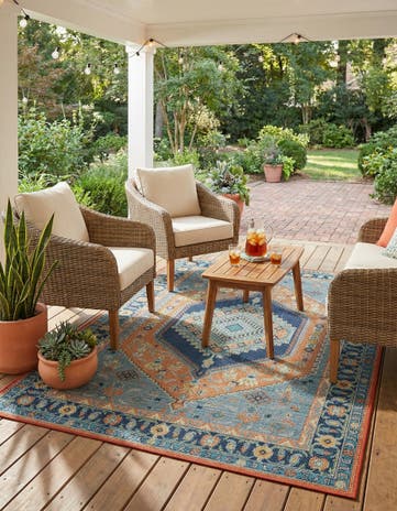 5' 3 x 8' Easy-Clean Baja Indoor / Outdoor Rug
