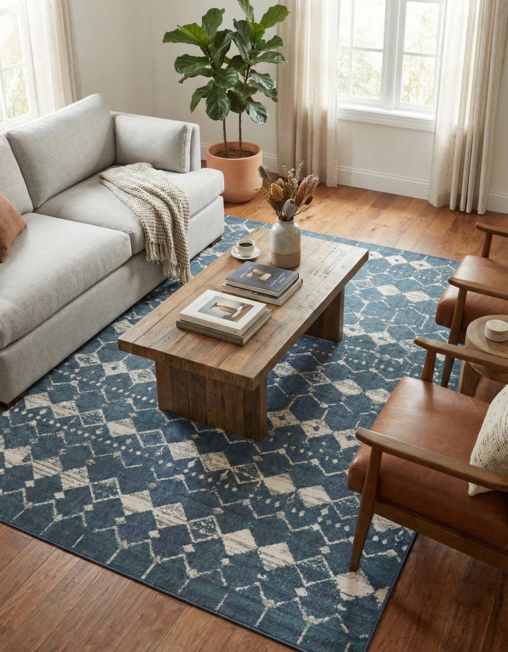 Detail image of 9' x 12' Easy-Clean Trellis Indoor / Outdoor Rug