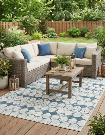 6' x 9' Easy-Clean Lattice Indoor / Outdoor Rug