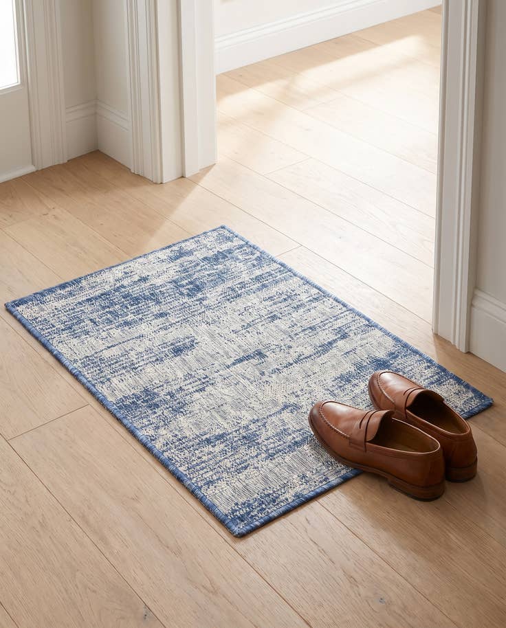 Detail image of 2' x 3' Easy-Clean Modern Indoor / Outdoor Rug