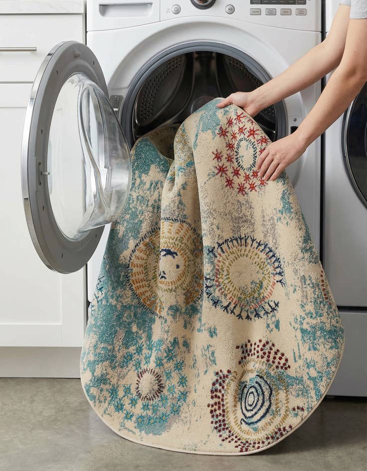 Detail image of 8' x 8'  Washable Casablanca Round Rug