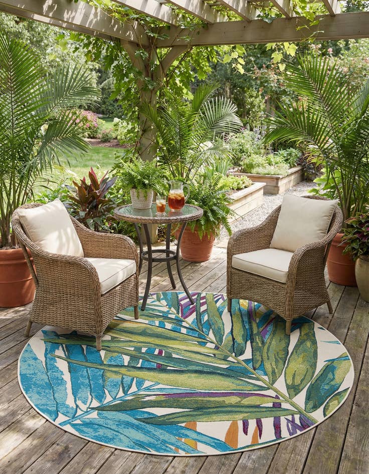 Detail image of 6' x 6'  Washable Botanical Indoor / Outdoor Round Rug