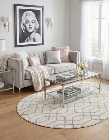 4' x 6' Marilyn Monroe™ Glam Trellis Oval Rug