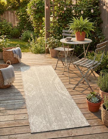 2' x 5' Easy-Clean Bohemian Indoor / Outdoor Runner Rug