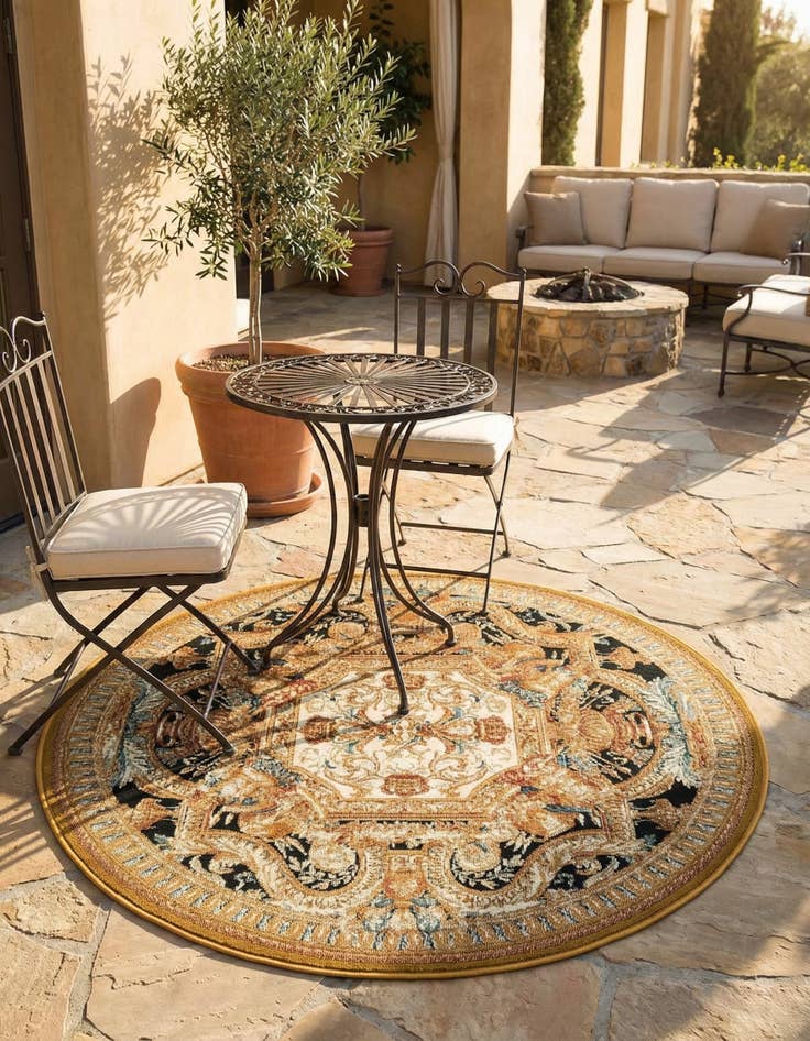 Detail image of  4' x 4'  Washable Traditional Indoor / Outdoor Round Rug