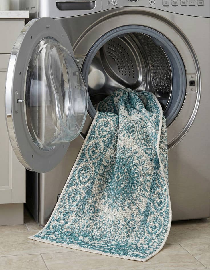 Detail image of  2' x 5' 3  Washable Traditional Indoor / Outdoor Runner Rug