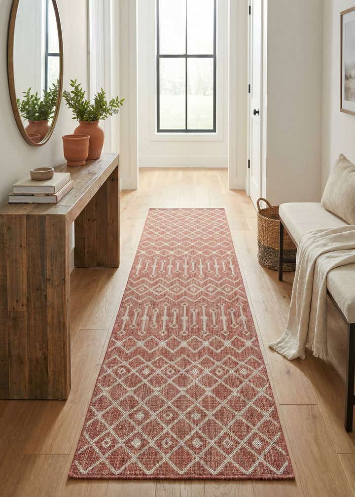 2' x 8' Easy-Clean Lattice Indoor / Outdoor Runner Rug