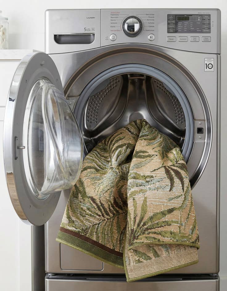 Detail image of 2' x 3'  Washable Botanical Indoor / Outdoor Rug