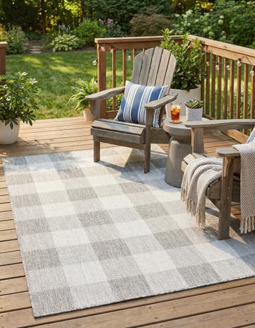 Gray Easy-Clean Checkered Indoor / Outdoor Rug