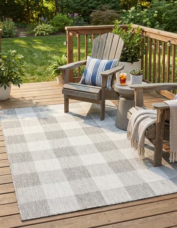 Gray Easy-Clean Checkered Indoor / Outdoor Rug