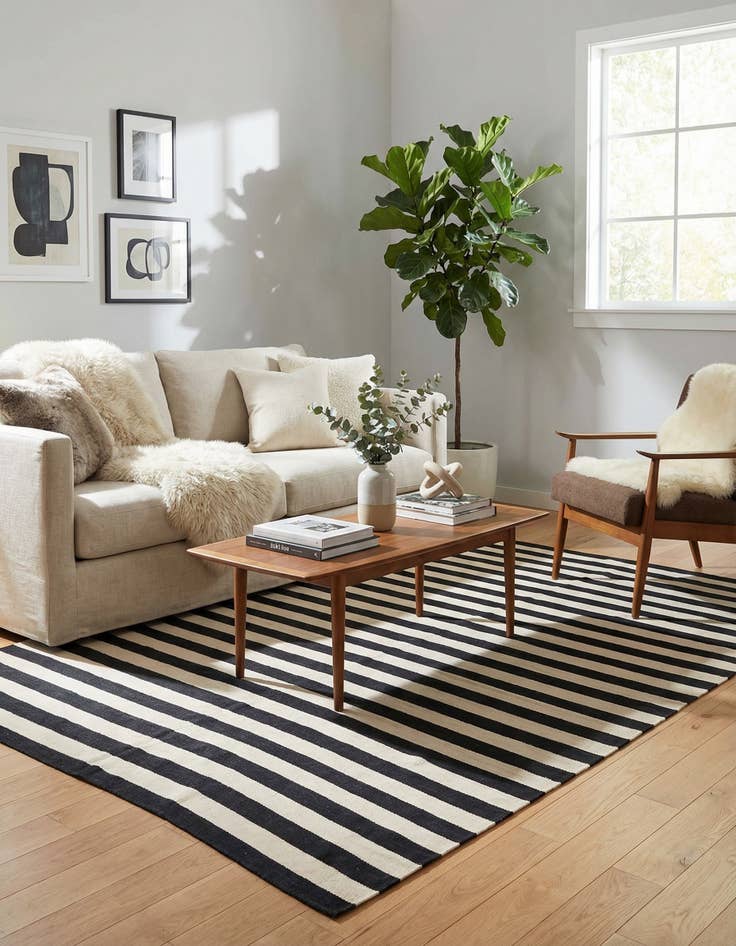 Detail image of 3' 4 x 4' 10  Hand Woven Kilim Modern Wool Rug