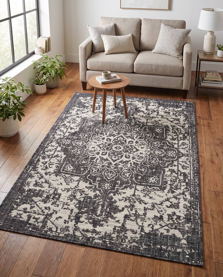 Detail image of 4' x 6' Easy-Clean Jill Zarin Dubai Indoor / Outdoor Rug