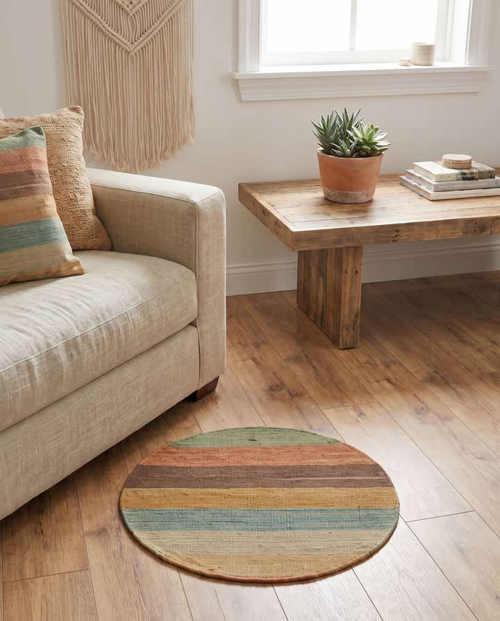 1' 8 x 1' 8 Hand Woven Pillow Wool Round Rug