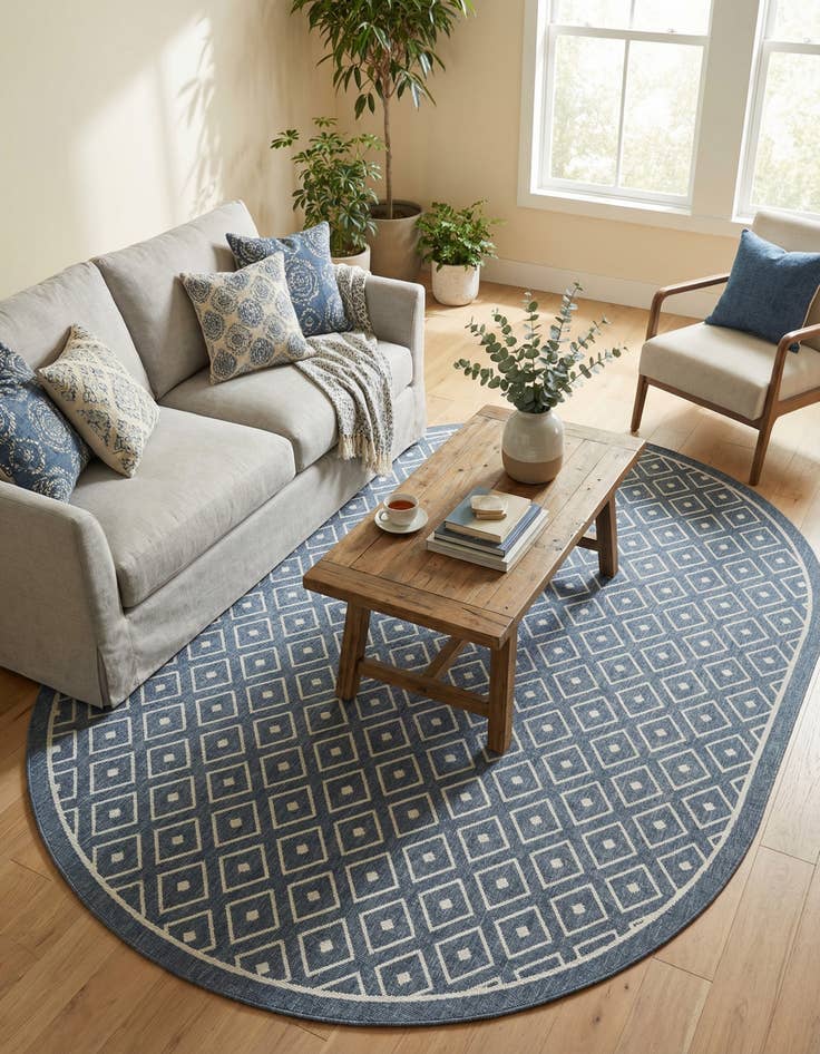 Detail image of 7' 10 x 10' Easy-Clean Lattice Indoor / Outdoor Oval Rug