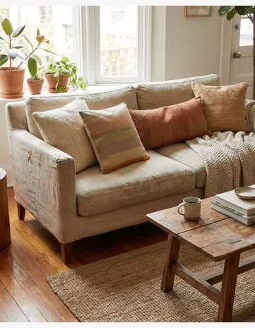 1' 6 x 1' 7 Hand Woven Pillow Wool Square Rug
