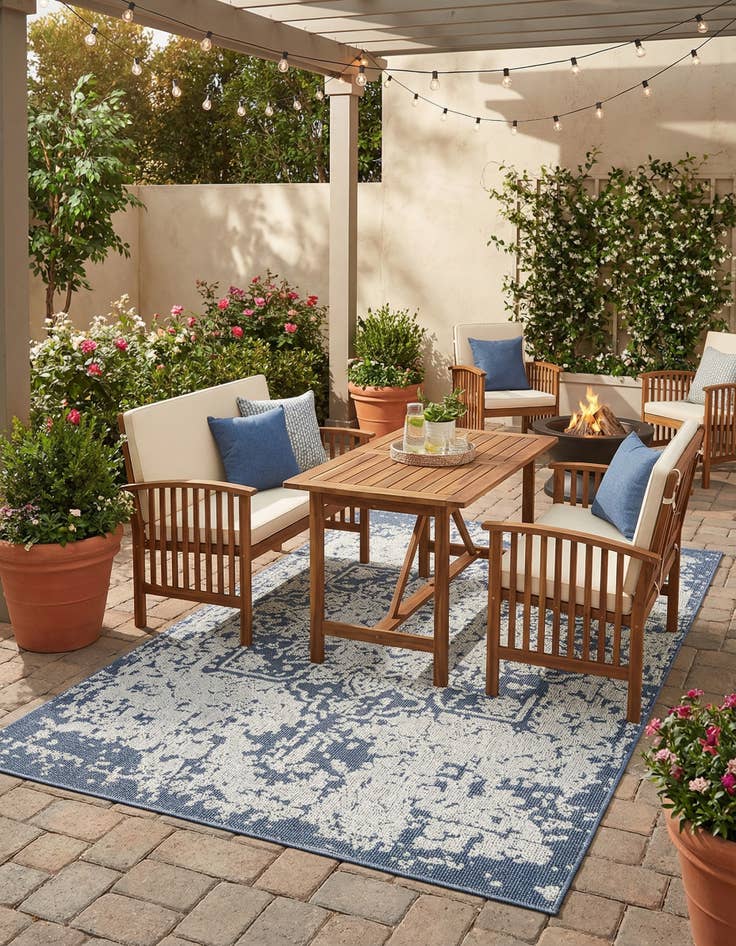 Detail image of 5' 3 x 8'  Washable Traditional Indoor / Outdoor Rug