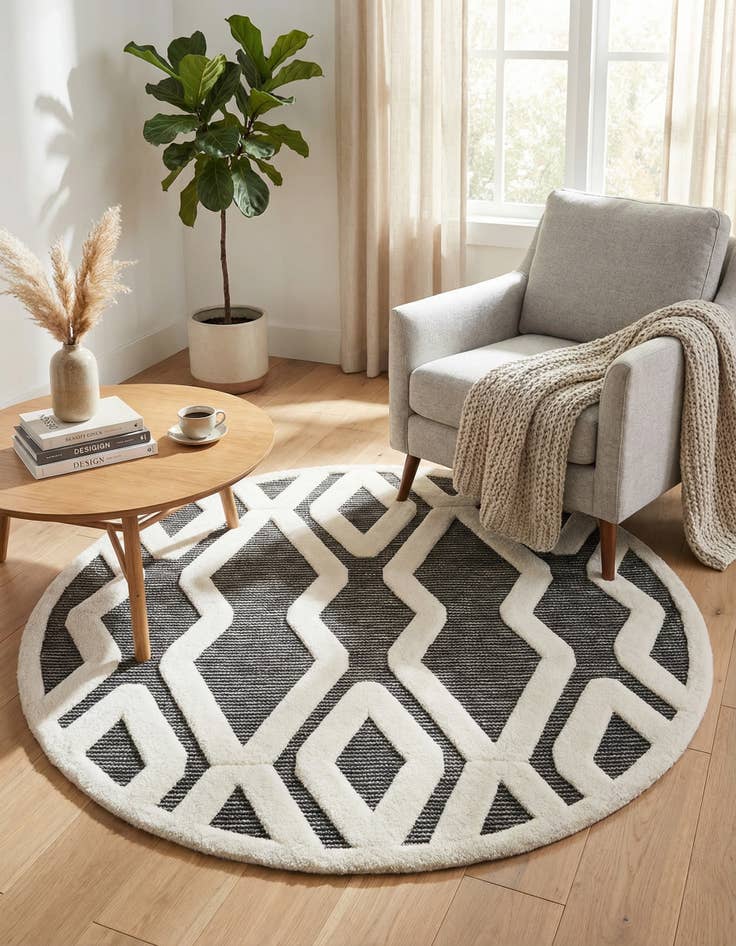 Detail image of 6' x 6' Prismatic Round Rug