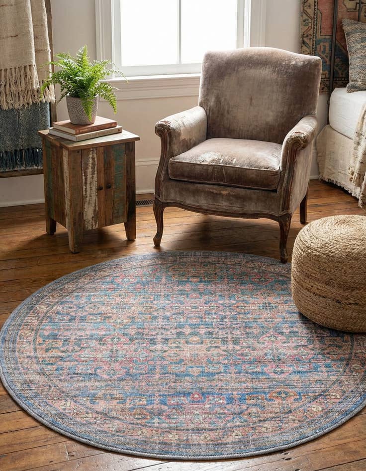 Detail image of 3' 3 x 3' 3  Washable Nostalgia Round Rug