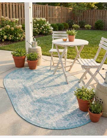Aqua Easy-Clean Traditional Indoor / Outdoor Oval Rug