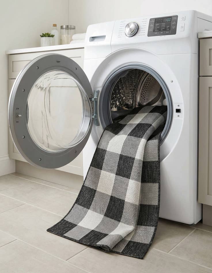 Detail image of 2' x 6'  Washable Checkered Indoor / Outdoor Runner Rug