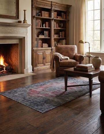 3' 11 x 6' 7 Vintage Royal Wool Rug