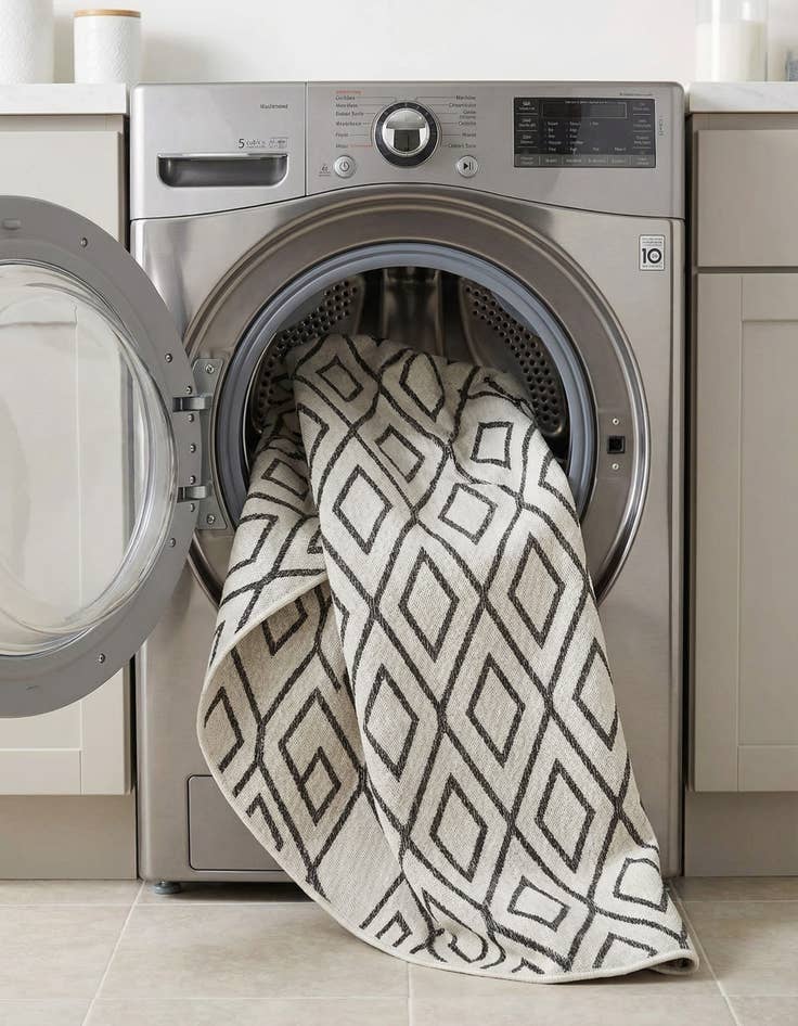 Detail image of 7' 10 x 10'  Washable Jill Zarin Turks and Caicos Indoor / Outdoor Oval Rug